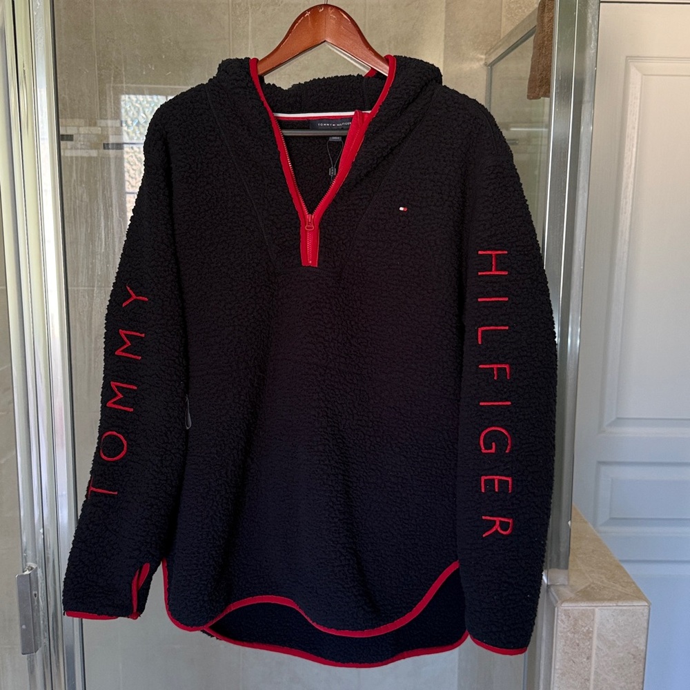 Tommy Hilfiger- Navy Blue Fleece with Red Details- Size Large